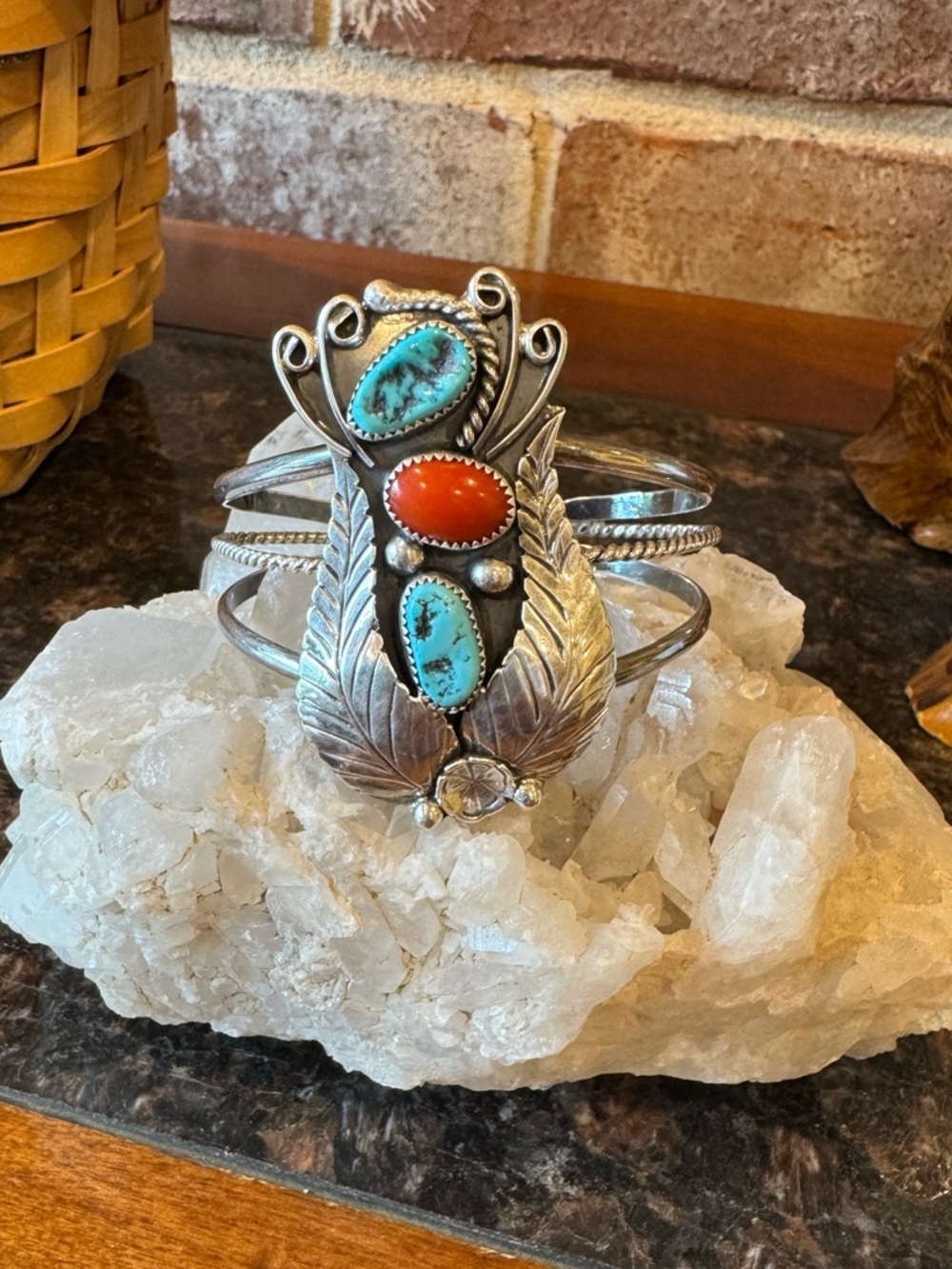 Gorgeous VTG Navajo Yazzie Sterling 3 Stone Turquoise and Coral Cuff Bracelet - Picture 12 of 16